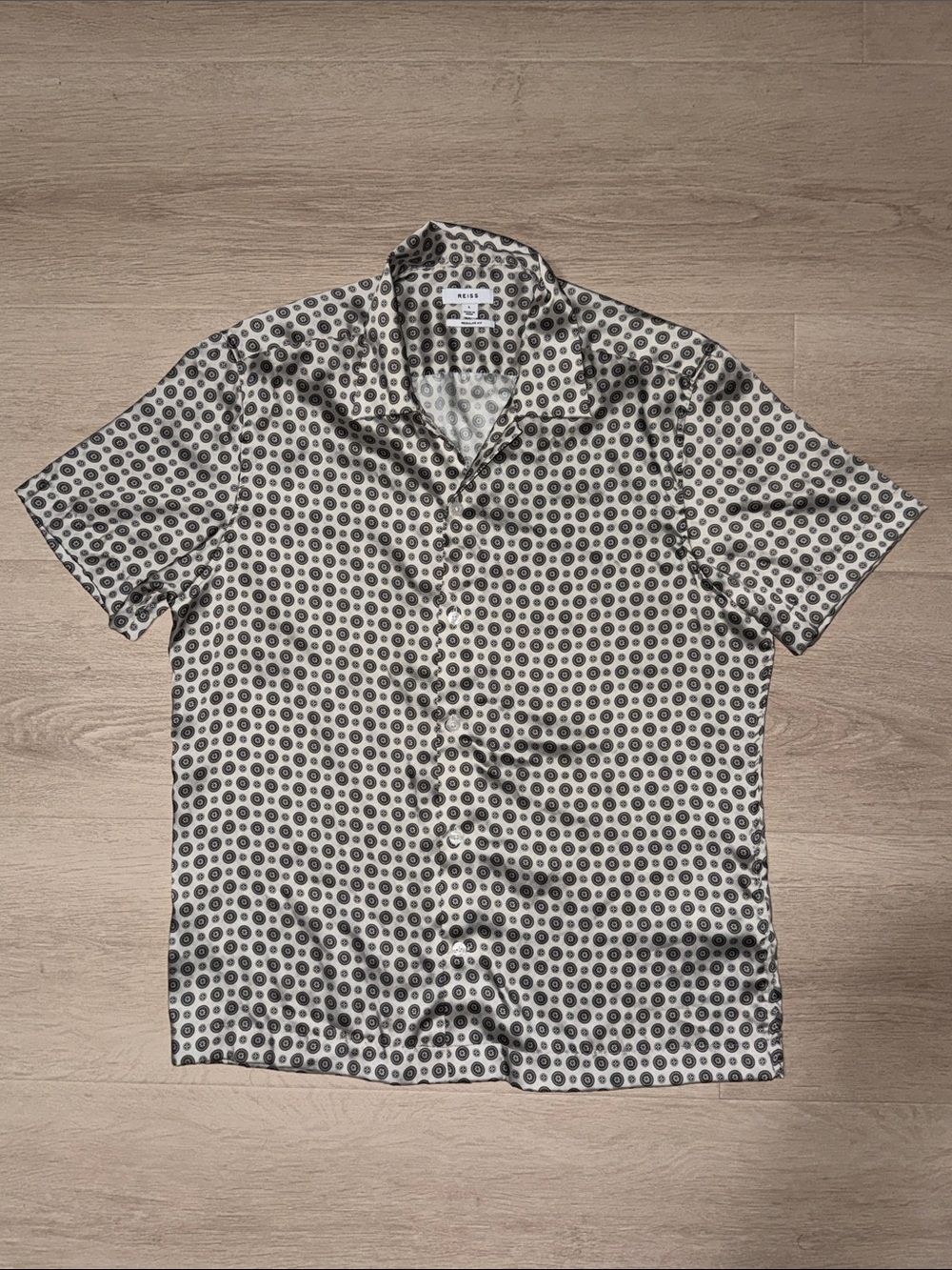 Reiss Short Sleeve Button-Up Silky Smooth Shirt in Ivory and Bown/Blue Dot Print